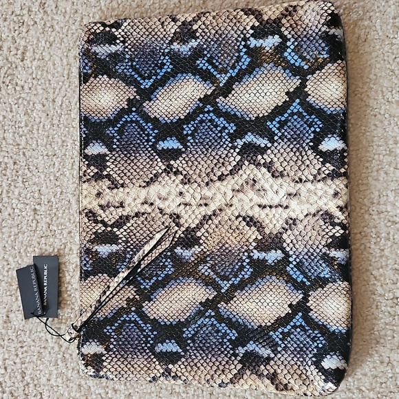 Banana Republic Snake Skin Embossed Leather Clutch Oversized Buttery Soft NWT - Picture 15 of 16